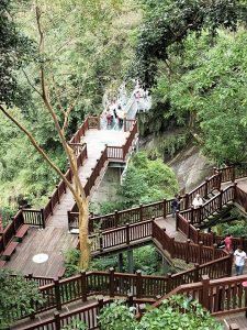 新竹一日包車旅遊,青蛙石天空步道,新竹連假包車旅遊,國慶連假新竹包車