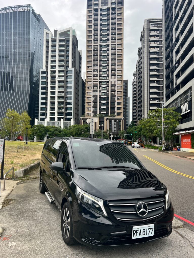 賓士九人座,包車,賓士包車,包車旅遊,台北包車,台中包車,高雄包車